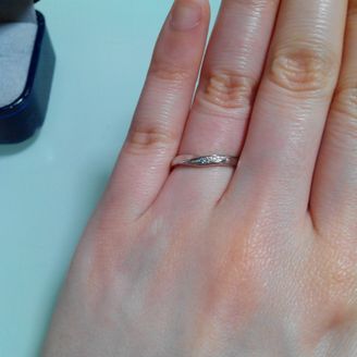 【Sirena Azzurro(セイレーン アズーロ)】の口コミ 色々なお店を見て回りましたが、全く決まらず、彼の気に入ったミル打ちの指...