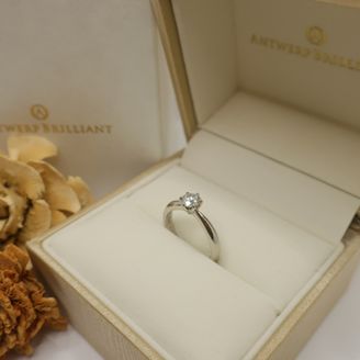 【ANTWERP BRILLIANT(アントワープブリリアント)】の口コミ 何日もかけ6000件の指輪、たくさんのブランドを見て、やっと思い描いて...