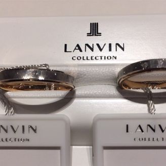 【LANVIN(ランバン)】の口コミ 全体的に光沢を抑えるような刻みが入っていて、そこに女性用の指輪にはダイ...