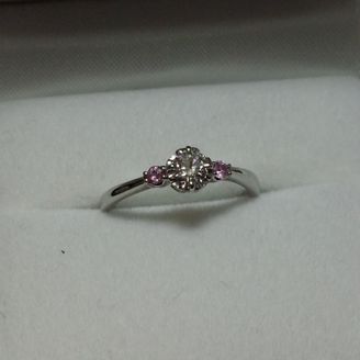 【THE KISS Anniversary(ザ・キッス　アニヴァーサリー)】の口コミ 私の好きなピンク色の石を使っていたことと、ディズニーのデザインだけど、...