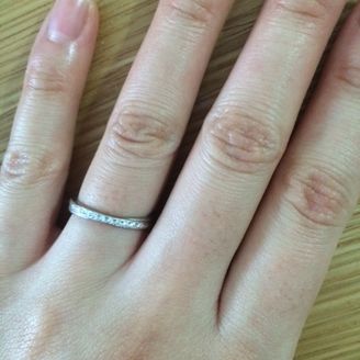 【LiAnge(リアンジェ)】の口コミ シンプルでシルバーの結婚指輪を探していて、元々あまりきれいめなリングは...