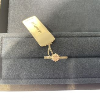 【リューツウ】の口コミ 定番のエタニティデザインとセンターダイヤモンドのデザインではありますが...