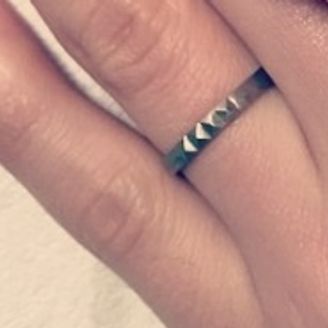 【ヒーミー(himie)】の口コミ 他とはかぶらないこだわりのデザインです。１８金のマットな質感も特徴的で...