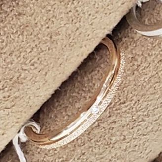 【Sainte Pure(セントピュール)】の口コミ ピンクゴールドがとっても華やかで、さらに2種類から選べるデザインのうち...