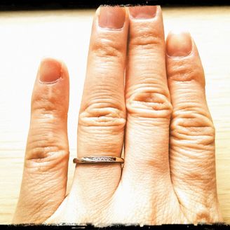 【俄(にわか)】の口コミ ずっと付き合うものなので、シンプルで飽きのこないデザインで、かつ、プラ...