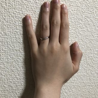 【Candle(キャンドル)】の口コミ 指輪の形が特徴的です。指輪は近くで見るより、遠くから見えることが多いと...