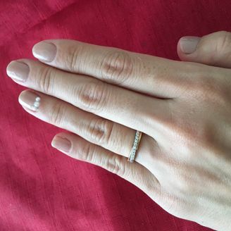 【CHRISTIAN BAUER(クリスチャンバウアー)】の口コミ やはり日常使う結婚指輪にもダイヤモンドが入っていて欲しかったので数粒の...