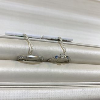 【Only You(オンリーユー)】の口コミ 婚約指輪には青い石とダイヤがついていてとても可愛かったです。他では見な...