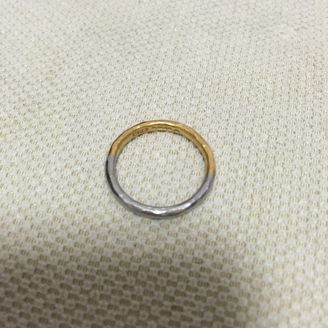 【MALCOLM BETTS(マルコムベッツ)】の口コミ イギリスのブランドです。
プラチナとゴールドの異素材の金属を1つの指輪...