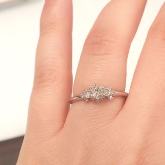 【AbHeri(アベリ)】の口コミ 繊細で華やかな、夢のあるデザイン。横から見たときも素敵でした。プラチナ...