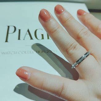 【ピアジェ(PIAGET)】の口コミ 他店と全く違うエタニティでビックリしました！指に触れているリングは回ら...
