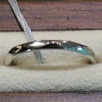 【PRIVATE BEACH(プライベートビーチ)】の口コミ 結婚をするカップルの未来を照らすきらびやかな光をイメージした結婚指輪だ...