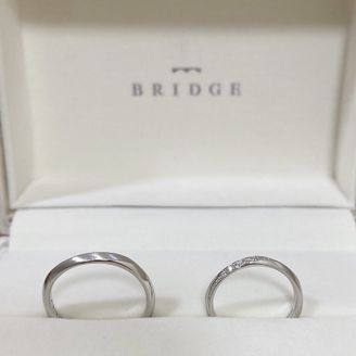 【BRIDGE(ブリッジ)】の口コミ 結婚指輪は普段から着けるリングとなるので、とても迷いましたが、お店の方...