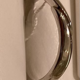 【EYE JEWELRY UMAKI(アイジュエリー ウマキ)】の口コミ シンプルなデザインの指輪です。価格は良心的です。毎日身につけていても飽...