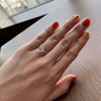 【ピアジェ(PIAGET)】の口コミ 初めて試着した時に、びびっときました。幅が細く華奢なので、ダイヤが多く...