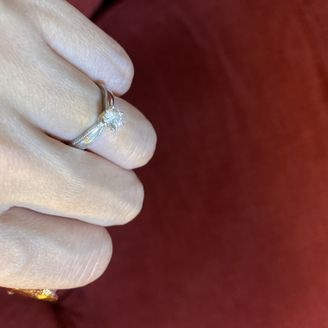 【MAILE(マイレ)】の口コミ 指輪の内側にデザインを彫れるところに一目惚れしました。
外した時にちら...