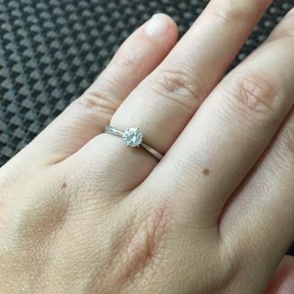 【LUCIE(ルシエ)】の口コミ ショップで販売しているダイアモンドを選んで、ルシエのリングで作成する事...