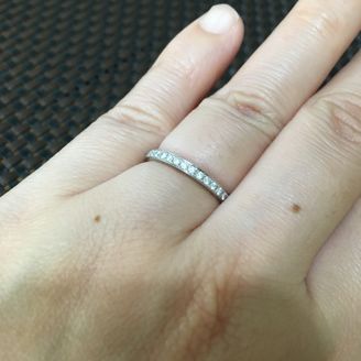 【俄(にわか)】の口コミ ハーフエタニティのデザインで自分の短くぷっくりした指にも合うデザインを...