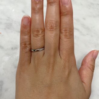 【AFFLUX(アフラックス)】の口コミ シンプルなデザイン、価格も妥当でした。
特に珍しいなと思ったのがサイズ...