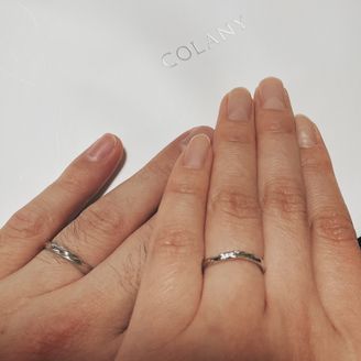 【COLANY(コラニー)】の口コミ 指輪のデザインがシンプルで目立ちすぎないダイヤが輝いたこと、日常的につ...
