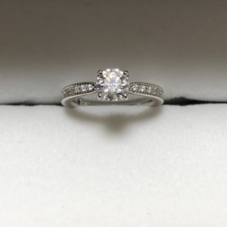 【都民共済(とみんきょうさい)】の口コミ ダイヤモンドのルース、指輪の地金からデザインまで好きなものを自分で選択...