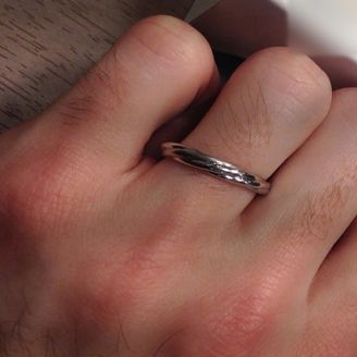 【BRIDGE(ブリッジ)】の口コミ ロープやワイヤーをモチーフにしており、一部分ではなくリング一周ねじれて...