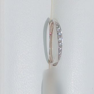 【サマンサティアラブライダル(Samantha Tiara Bridal)】の口コミ 天の川をイメージした作られたブライダルリングであり、メレダイヤが７つ入...