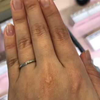 【BRIDGE(ブリッジ)】の口コミ デザイン自体は他のブランドでもよく見るものだが、サイズが小さいダイヤモ...