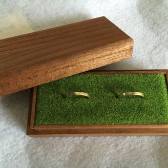 【ヒーミー(himie)】の口コミ 色々なブランドを見ながら悩みましたが、決め手はキラキラしすぎないシンプ...