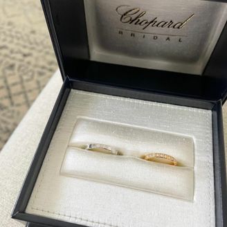 【ショパール(Chopard)】の口コミ 飽きのこない、モダンかつシンプルなデザインが良いと考えていた私たちにと...
