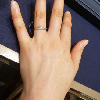 【ROYAL ASSCHER(ロイヤル・アッシャー)】の口コミ 特にこだわりなく、そのまま店舗に行きました。特に手が色白ではなく黄色み...