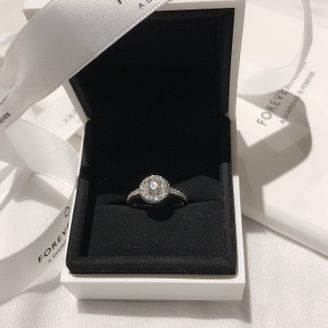 【FOREVERMARK(フォーエバーマーク)】の口コミ ダイヤの質が良いこと。ブランドをとると、ダイヤの質が上がると値段が高く...