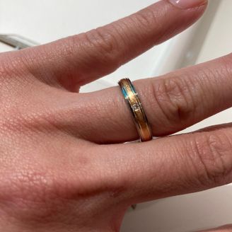 【EURO WEDDING BAND】の口コミ 雑誌で見て、デザインに惹かれて見に行きました。見た目通りとてもしっかり...