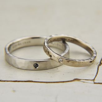 【AURORA GRAN(オーロラグラン)】の口コミ シンプルなものがよかったのでこちらのデザインに決めました。彼はツヤ消し...