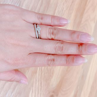 【CAFERING(カフェリング)】の口コミ とにかくシンプルかつ華やかな長く付けられるものがよく、ハーフエタニティ...