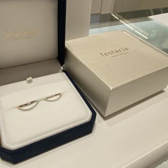 【festaria VOYAGE(フェスタリア ボヤージュ)】の口コミ もともとthe結婚指輪とゆうようなシルバー色ではなく、ファッション感覚...