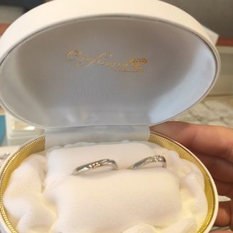 【 Oreficeria 高林(オレフィチェリーア タカバヤシ)】の口コミ ストレートではなくすこしウェーブで、細めのデザインでオーダーしました。...