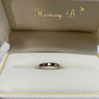 【Honey Bride(ハニーブライド)】の口コミ デザインは飽きがこないものでシンプルな物を探しておりましたので、ステキ...