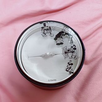 【Disney STEAMBOAT WILLIE(ディズニー スチームボートウィリー)】の口コミ ディズニーが好きで、ミッキーシェイプがある指輪がいい！とずっと思ってて...