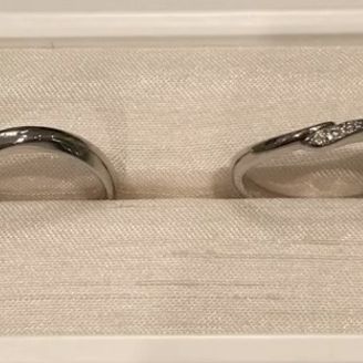 【TAKE-UP(テイクアップ)】の口コミ 純真・無垢という花言葉を持つ百合の花をイメージしたリングだそうです。女...