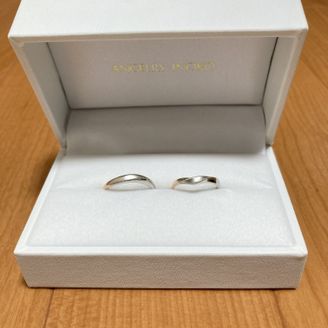 【Le futur(ルフチュール)】の口コミ わたしたちは結婚指輪の購入にあたって、2か所見に行きました。
エンジェ...