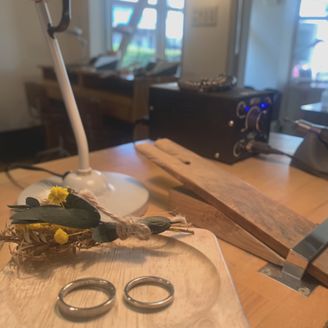 【アカネス】の口コミ 彼と同じ形で、質感を変えました！
大きさは彼の方が0.5mm幅広くし
...