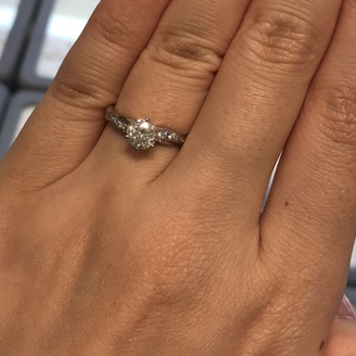 【WATANABE / 卸商社直営　渡辺】の口コミ いかにも婚約指輪です！という感じから少し離れたものを探している方にはよ...