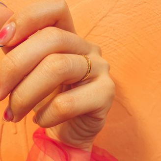 【Jupiter BLANTELIE(ジュピターブラントリエ)】の口コミ 四角いダイヤが入っている指輪を探していて、こちらを選びました。派手すぎ...