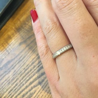 【et TOUJOURS(トゥージュール)】の口コミ 中央に入っているダイヤが、ツインダイヤと呼ばれるダイヤで、元は１つの原...