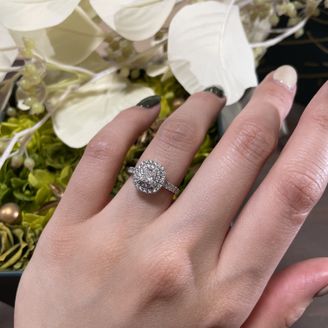 【MAGNOLIA WHITE JEWELRY(マグノリアホワイトジュエリー)】の口コミ とにかく大きくてキラキラなリングが欲しかったので色々と調べていました！...