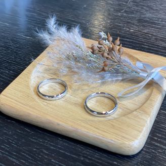 【アカネス】の口コミ 結婚を機に自分達でシンプルで安価な指輪を作りたいと考え、お願いしました...