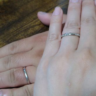 【Only You(オンリーユー)】の口コミ 細やかな輝きが綺麗で、二重のラインのように輝きが入っているので横から見...