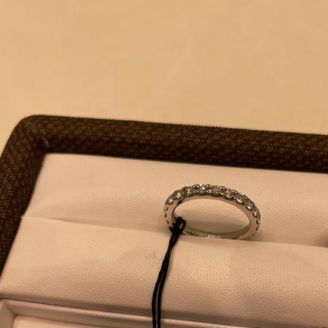 【ラザール ダイヤモンド【取扱店販売】】の口コミ ラザールダイヤモンドのハーフエタニティリングは見せてもらった時の輝きに...