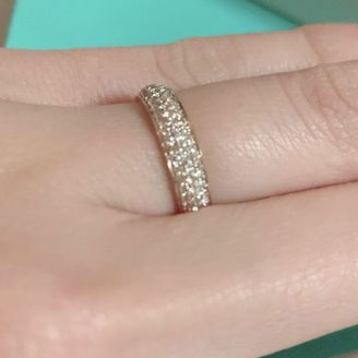 【Koo-fu(クーフー)】の口コミ デザインは昔からの王道ですが、とてもたくさんのダイヤモンドが飾られてい...